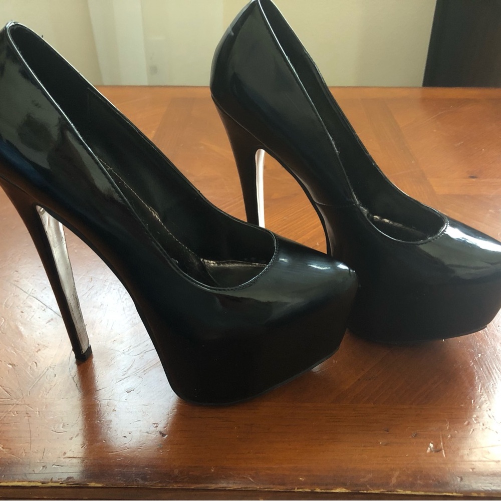 Elegant Black High Heels Size 6.5